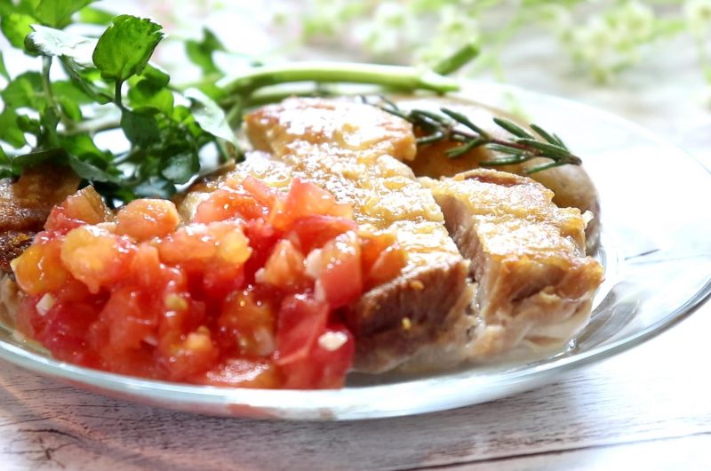 鶏むね肉とトマトのフライパン蒸しのレシピ【ノンストップ】